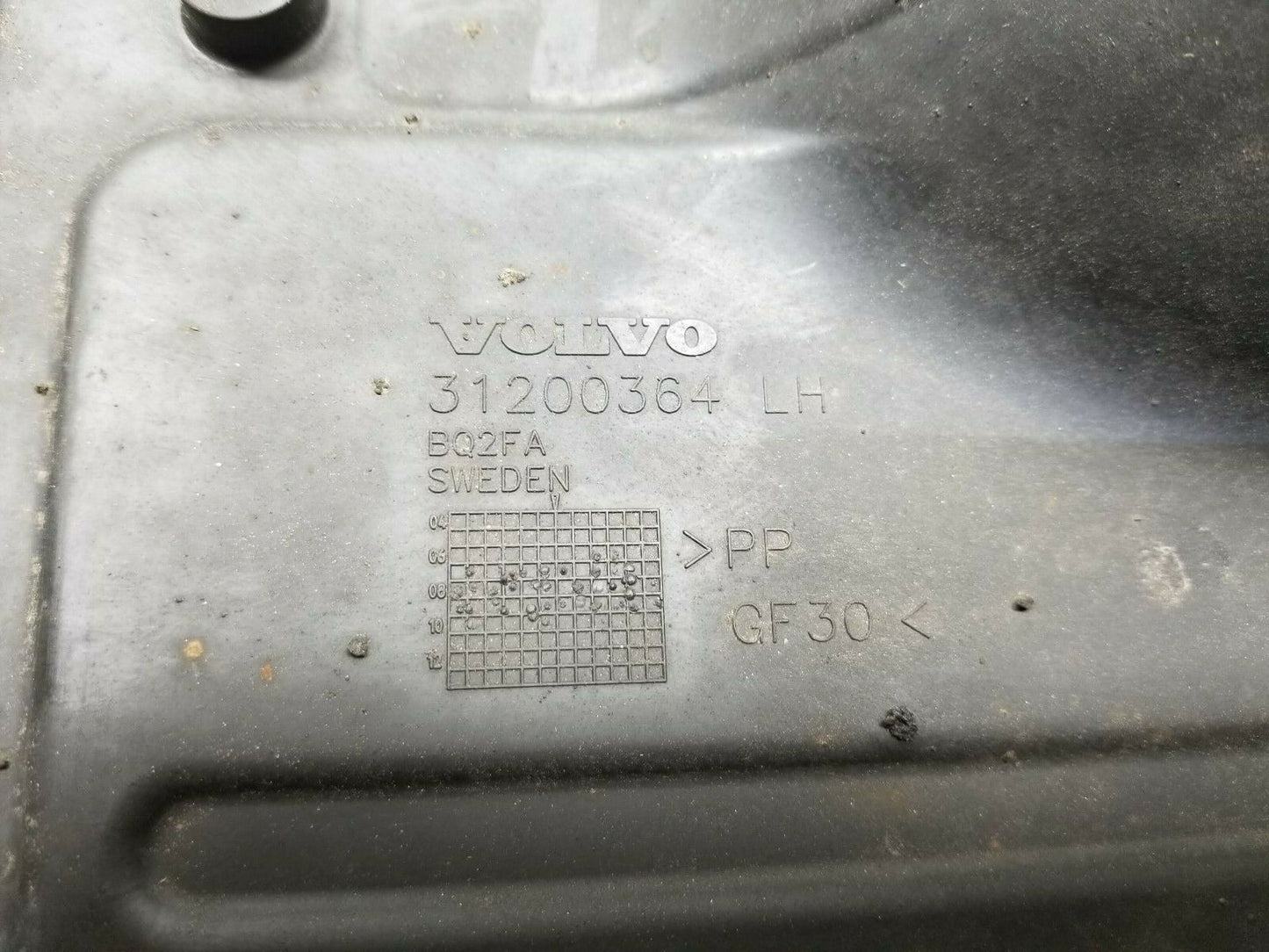 10 11 12 13 Volvo XC60 Fuel Tank Splash Shield Left & Right OEM