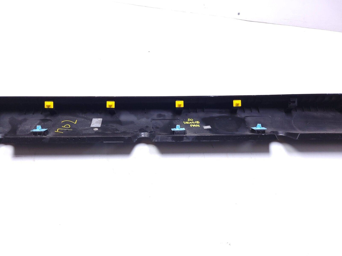 20 21 22 Hyundai Venue Rocker Panel Skirt Molding Passenger Side Right OEM