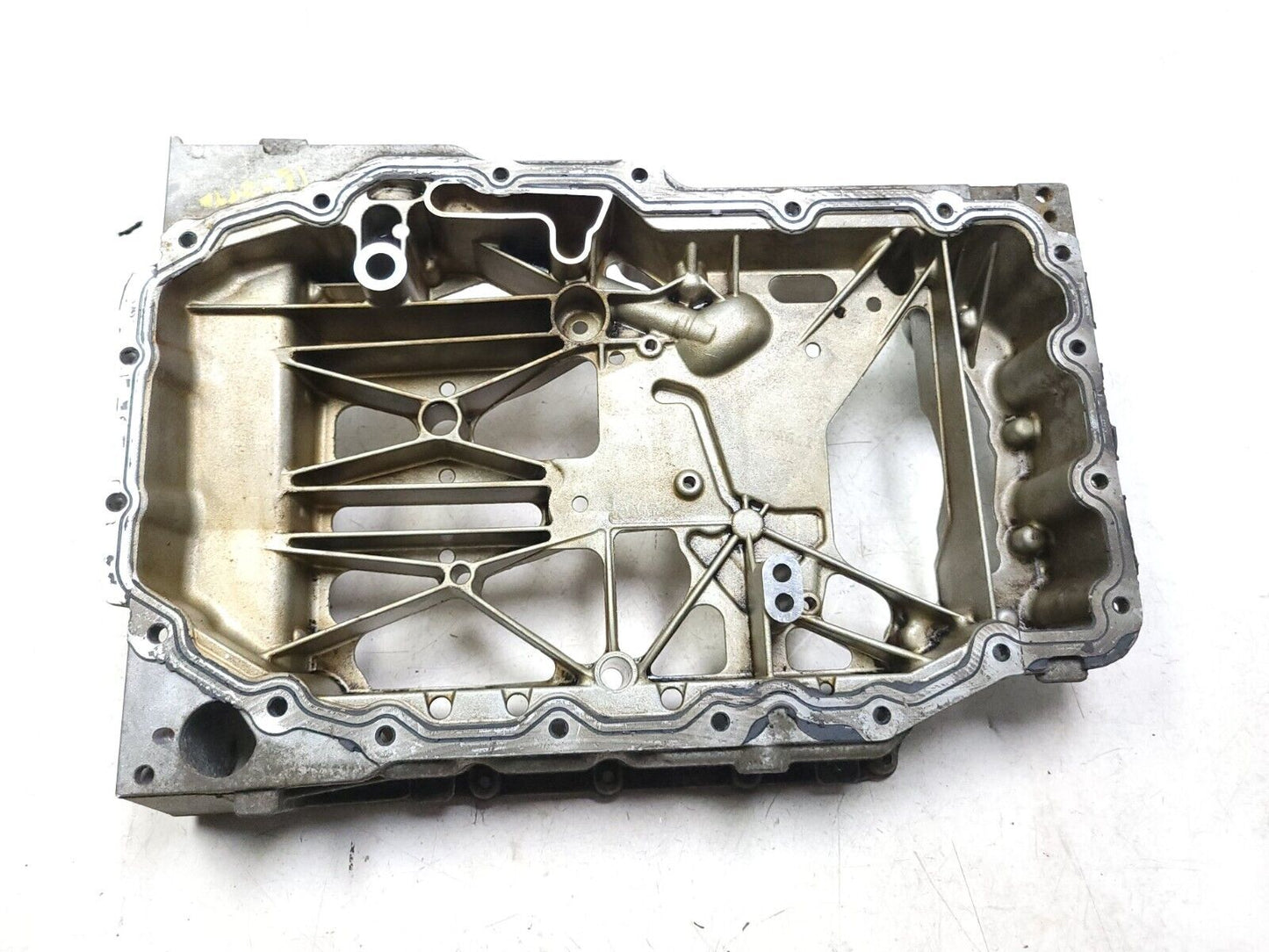 15 16 17 VW Jetta Engine Upper Oil Pan 1.4 Tsi Code: Czt OEM 30k 04e103603