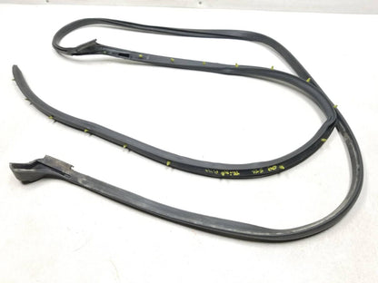 2005-2011 Cadillac STS Door Weatherstrip Seal Front Passenger Side Right OEM