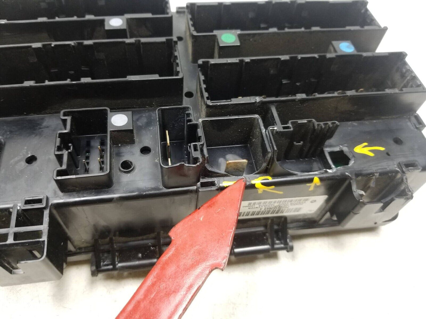 16 - 22 Dodge Durango Fuse Box 68251629ab OEM