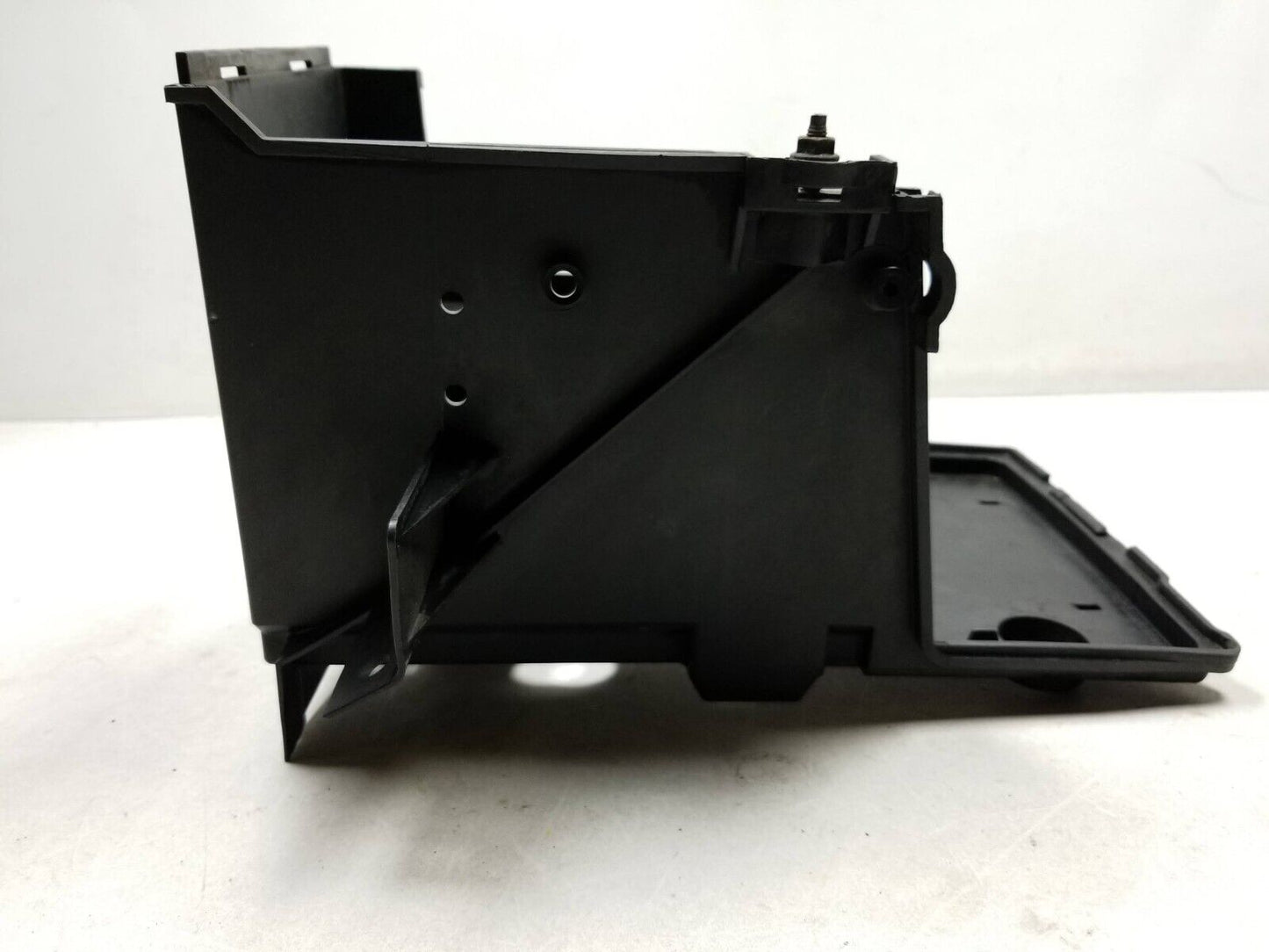 06 - 11  Volvo S40 Battery Tray Holder 30667941 OEM