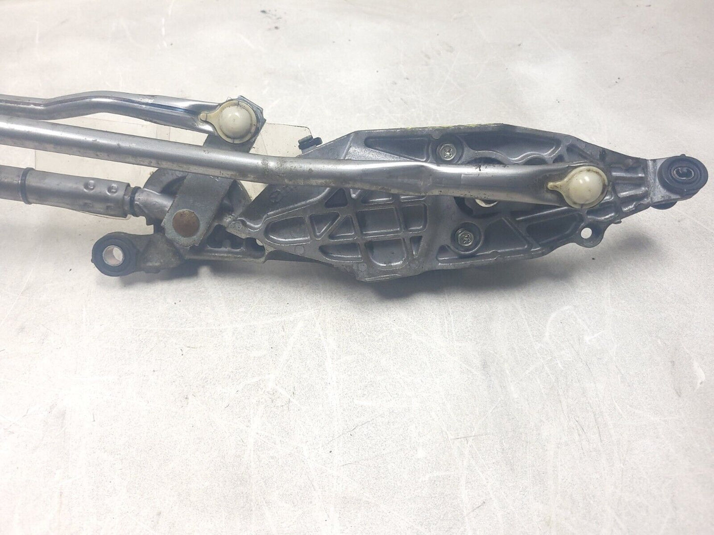 2007 - 2012 Mazda Cx-7 Windshield Wiper Motor Linkage Transmission  OEM