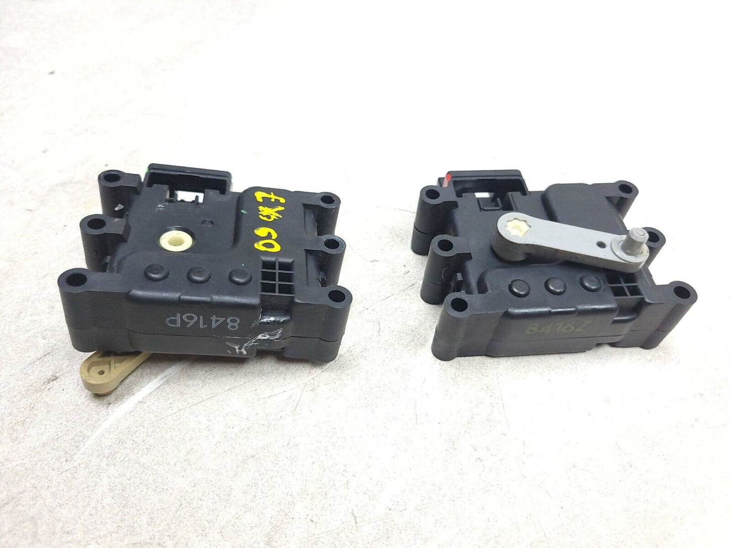 2007 - 2009 Mazda Cx-7 HVAC Flap Door Vent Actuator Motor 2pcs OEM