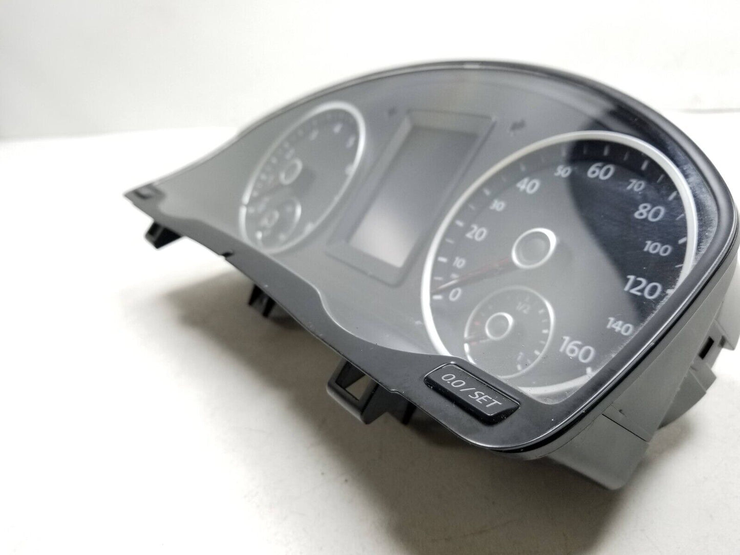 2011 Volkswagen Tiguan Speedometer Instrument Cluster OEM 93k