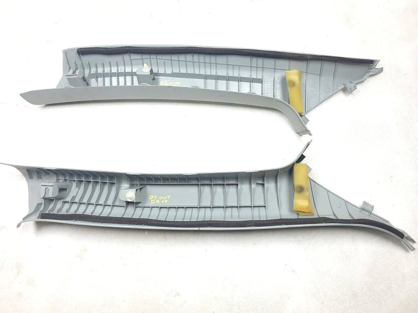 2007 - 2012 Mitsubishi Outlander Front A Pillar Trim Front Left & Right OEM