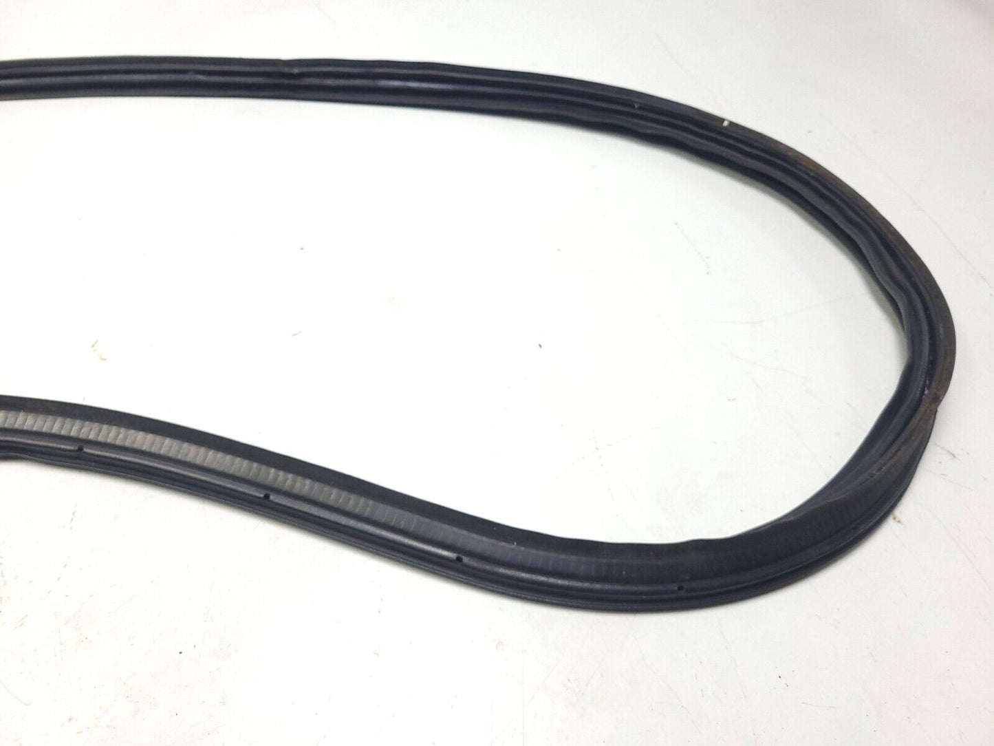 2007 - 2012 Mazda Cx-7 Trunk Weatherstrip Seal 2.3l OEM