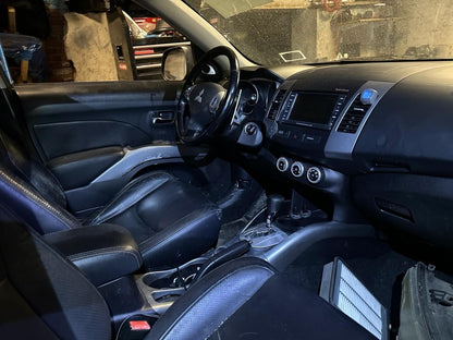 07 - 09 Mitsubishi Outlander Rear Back 3rd Row Seat Belt Retractor 2pcs OEM