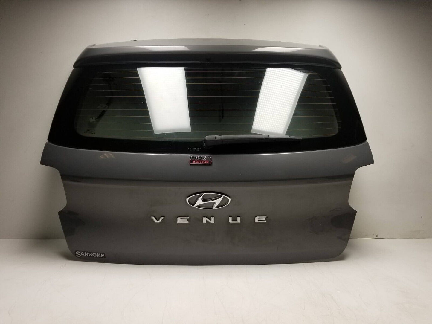 20 21 22 Hyundai Venue Tailgate Trunk Lid Hatch Paint : R3g✅