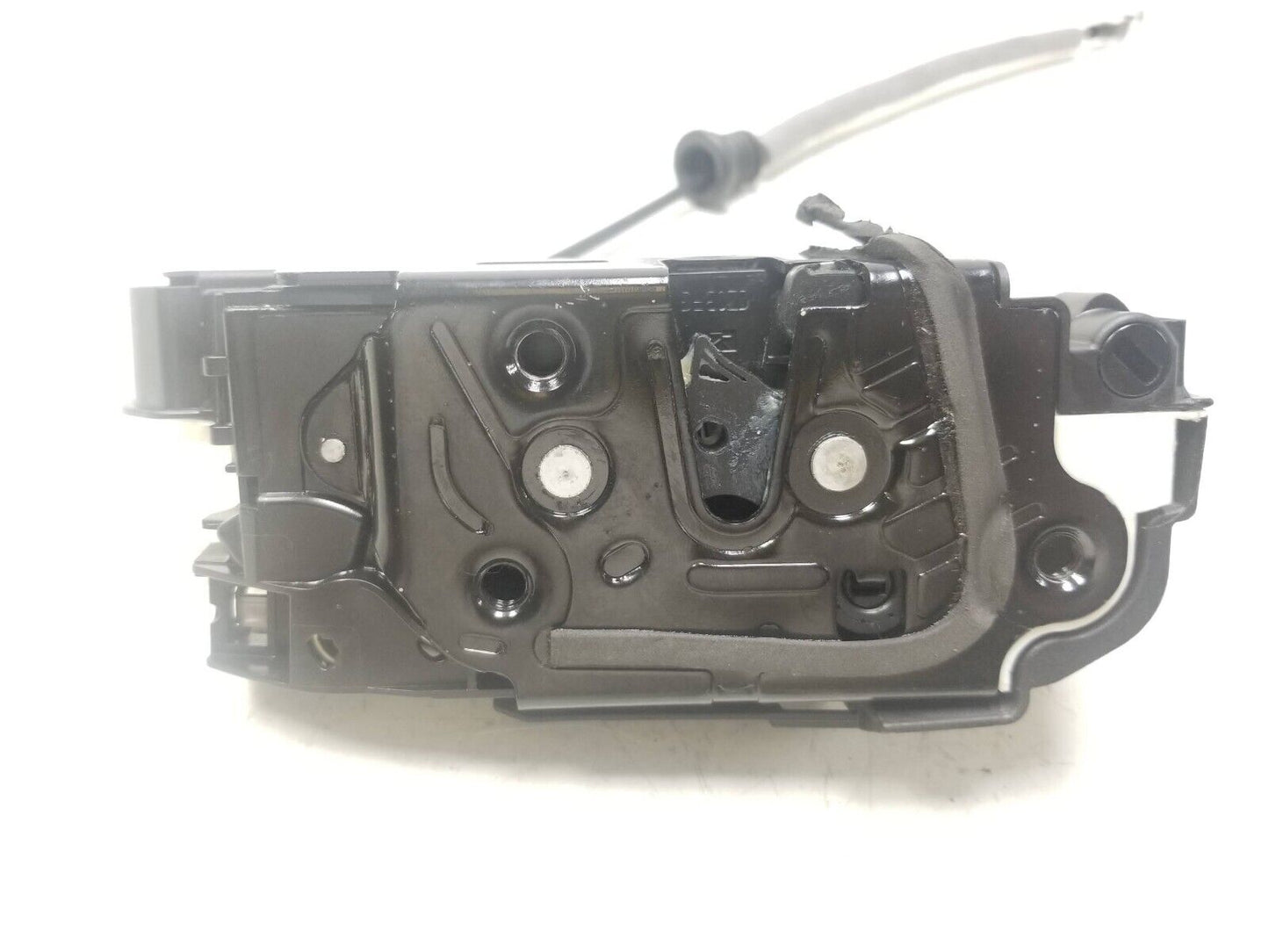 09- 18 Volkswagen Tiguan Door Lock Latch Actuator Front Passenger Side Right OEM