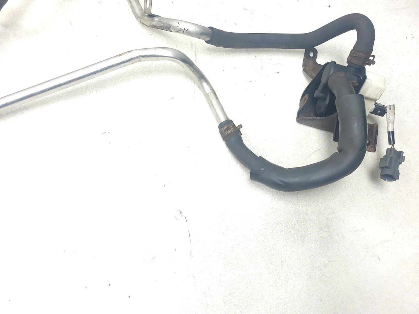 2007 - 2009 Mazda Cx-7 Fuel Vapor Evap Canister  OEM