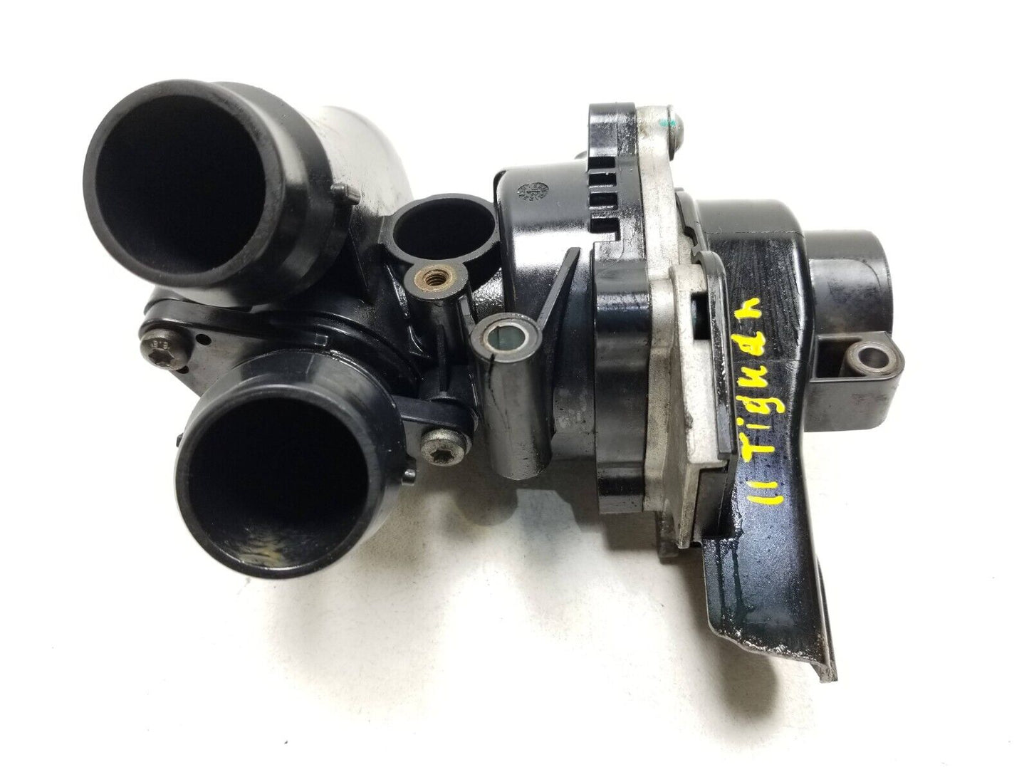 2009 - 2017 Volkswagen Tiguan Water Coolant Pump  2.0l OEM