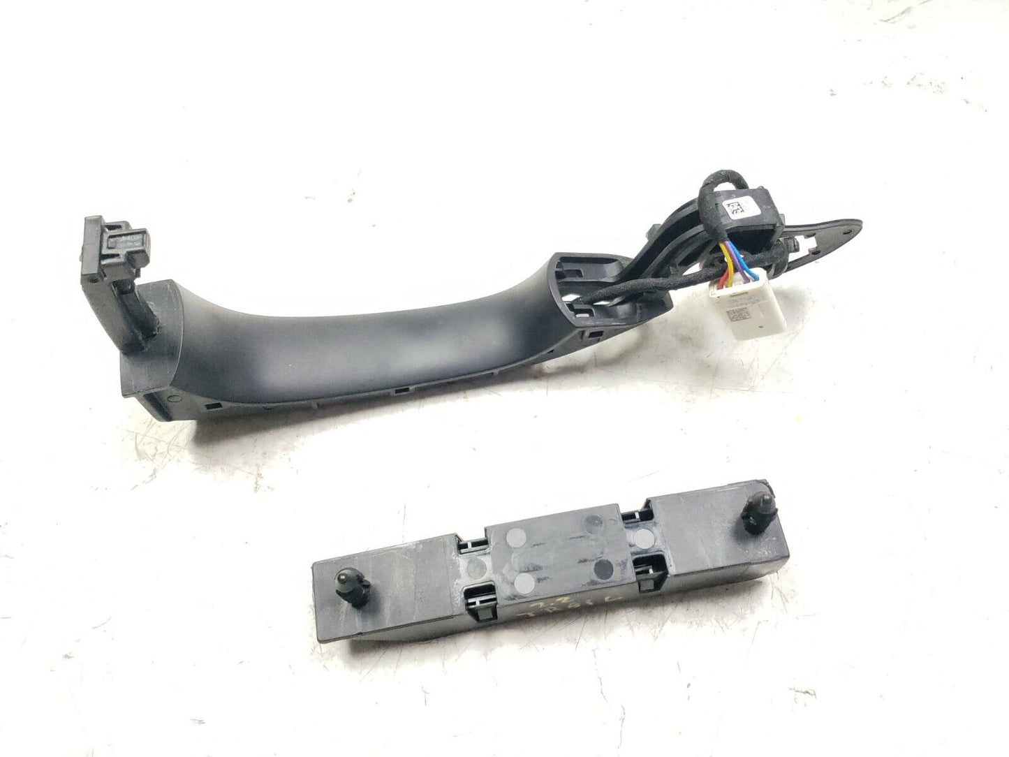 2021 - 2023 Chevrolet Trailblazer Exterior Door Handle Front Driver Left OEM