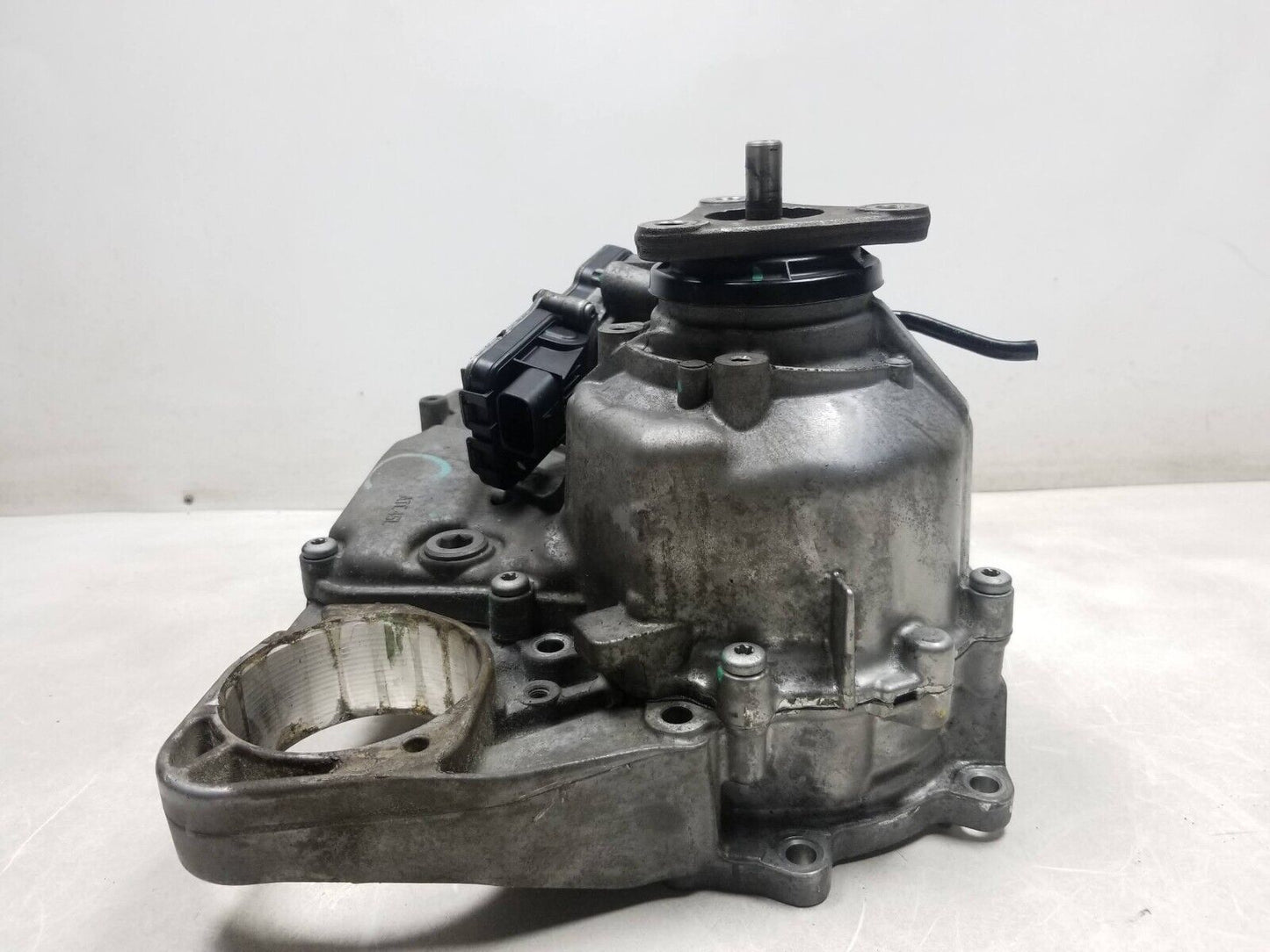 13 14 BMW X6 Xdrive35i Transfer Case W/ Actuator Motor OEM