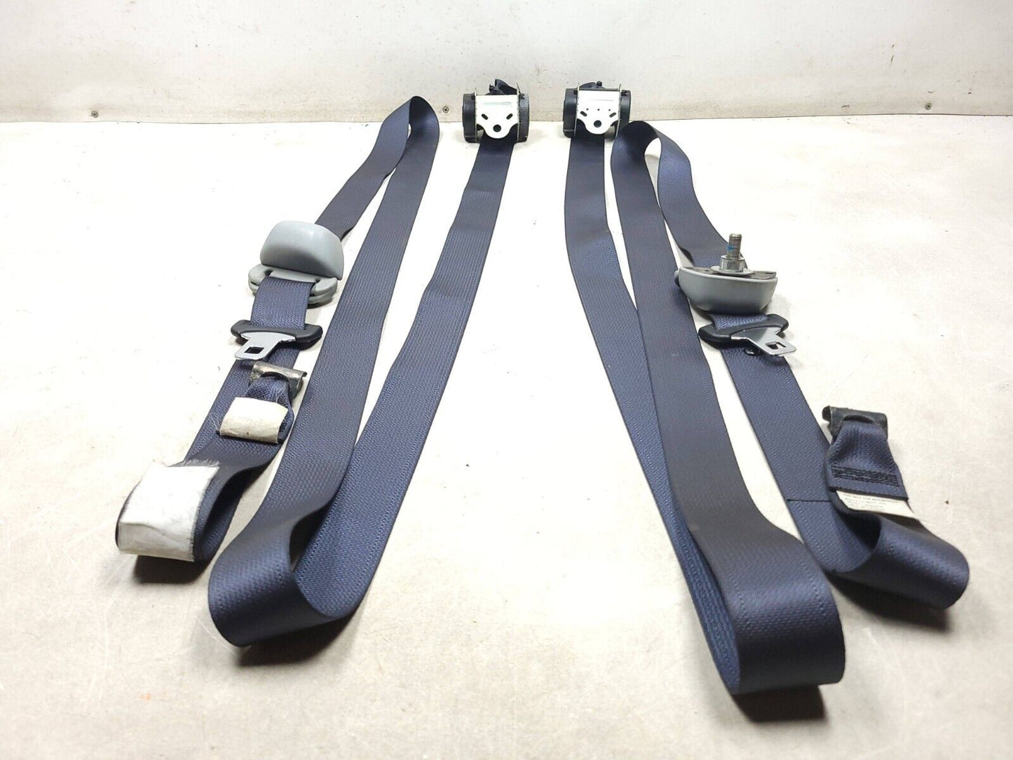 07 - 09 Mitsubishi Outlander Rear Back 3rd Row Seat Belt Retractor 2pcs OEM