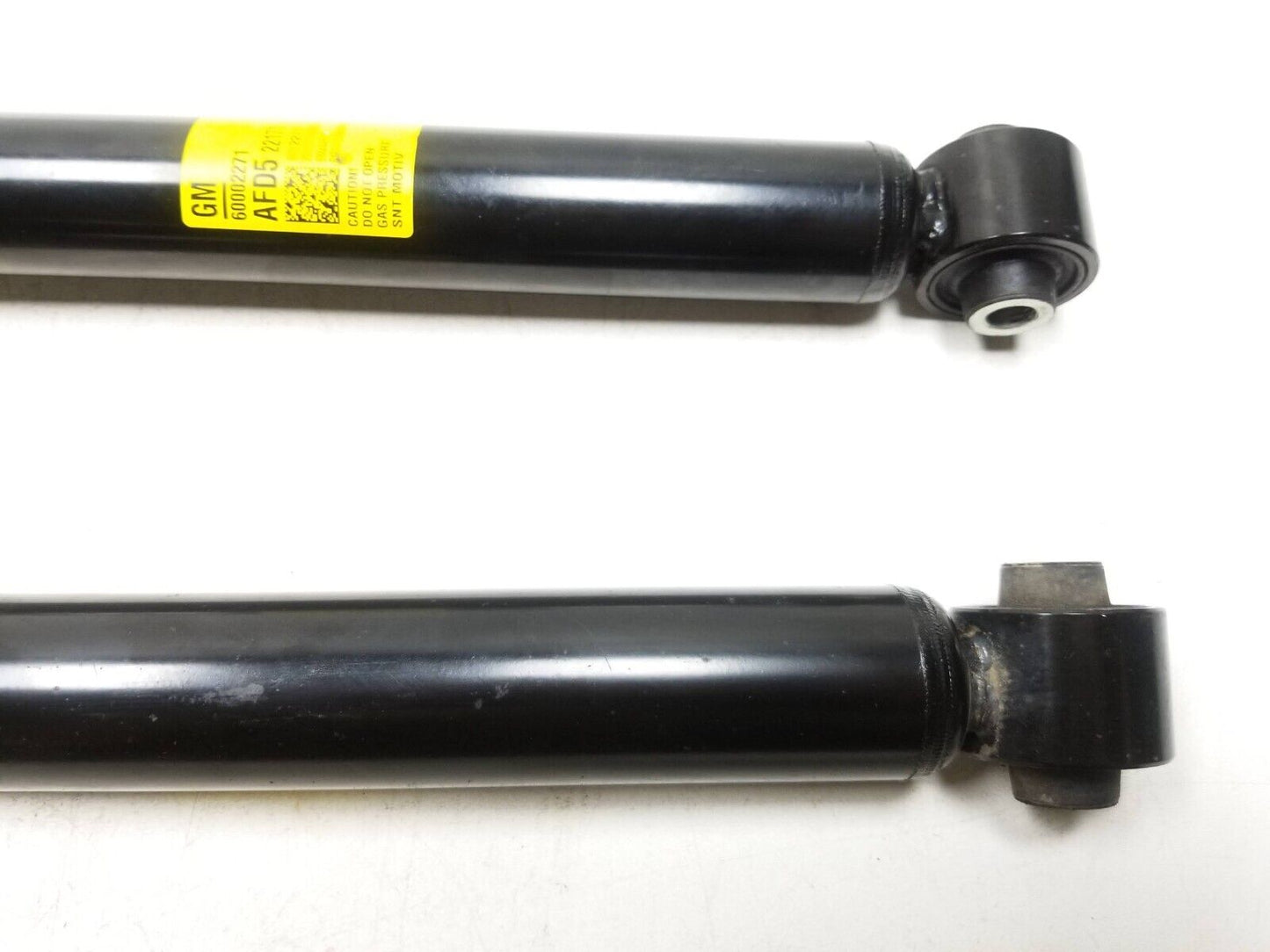 21-23 Chevrolet Trailblazer Shock Strut Absorber Rear Left & Right OEM