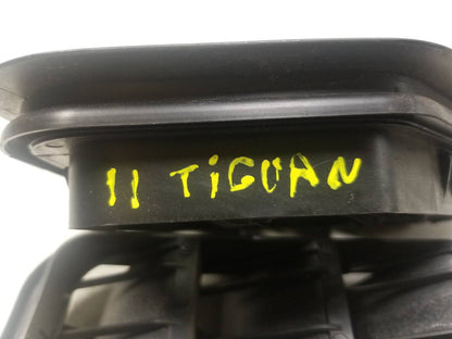 09 - 11 Volkswagen Tiguan Quarter Panel Pressure Vent Pair OEM