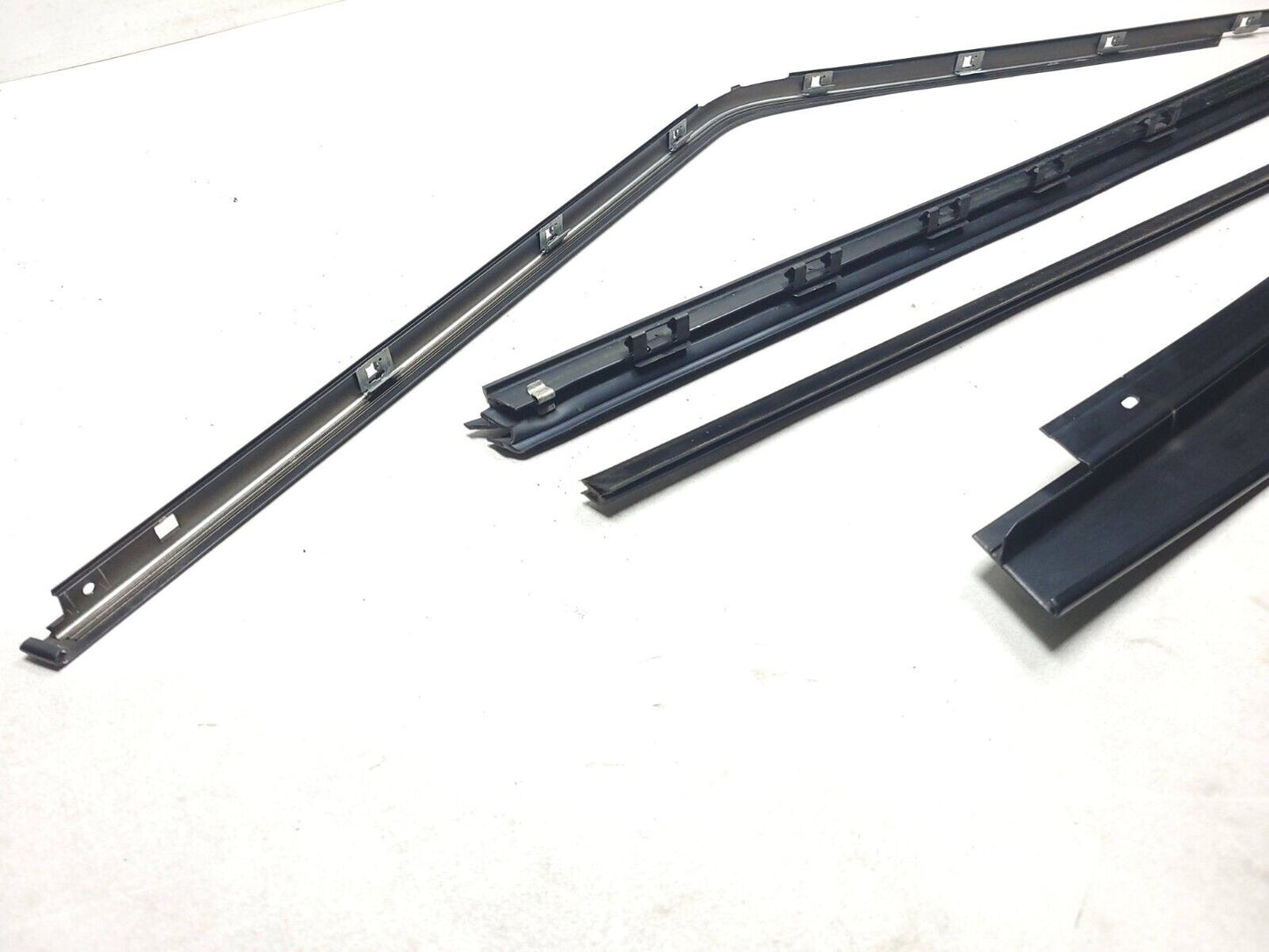 2006-2009 Range Rover Front Door Molding & Weatherstrip Seal Driver Left OEM