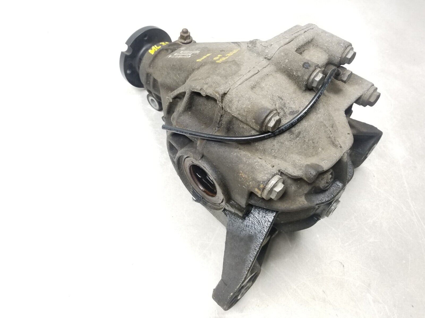 1998 - 2005 Mercedes Ml320 Rear Differential Carrier 3.70 Ratio OEM