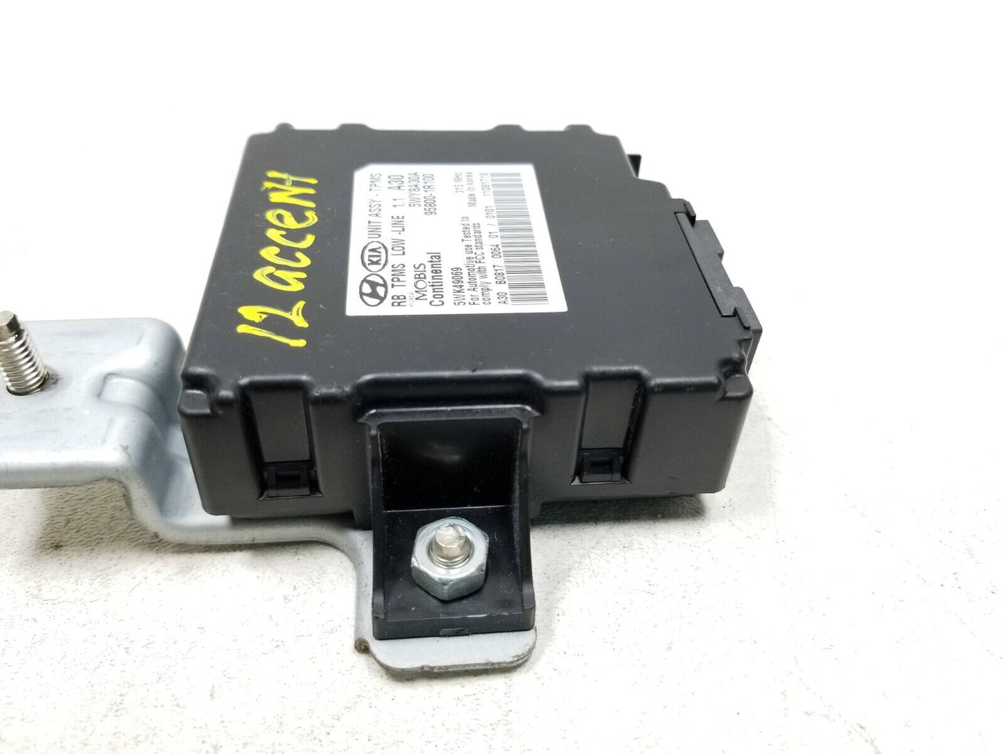 2012 - 2014 Hyundai Accent Tpms Tire Pressure Control Module  OEM