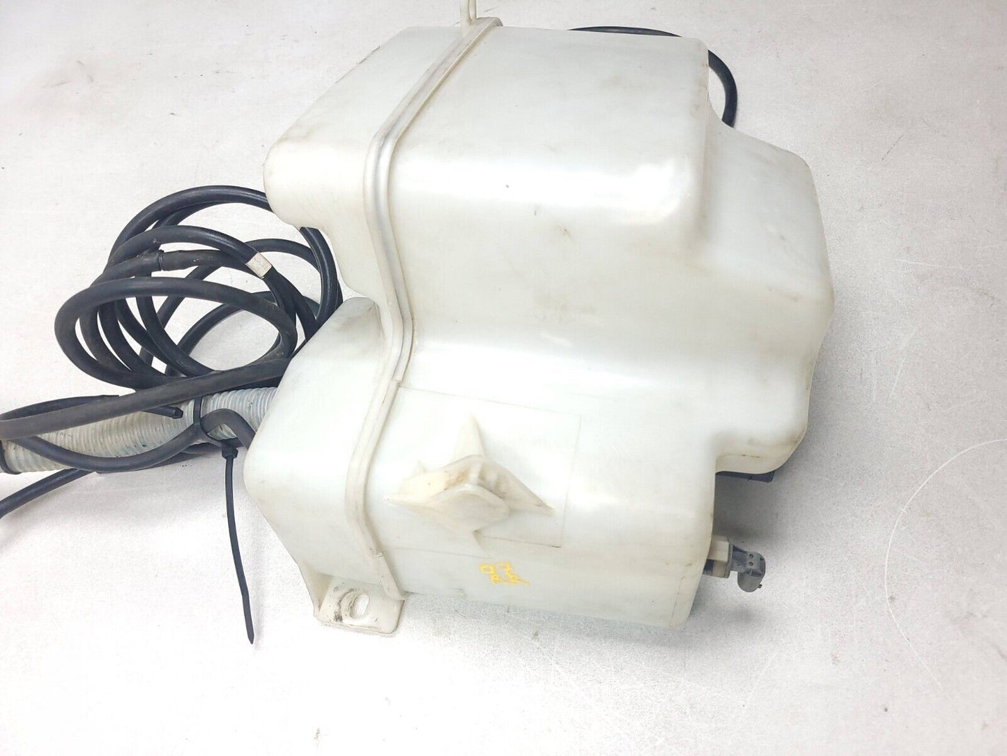 2006-2009 Range Rover Windshield Washer Fluid Reservoir   OEM