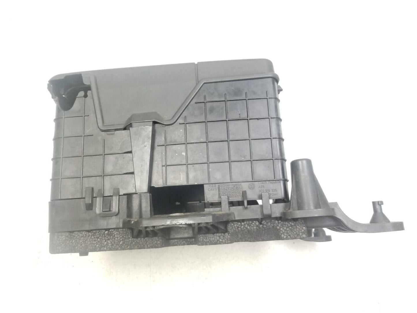 09 - 18 Volkswagen Tiguan Battery Tray Holder Cover OEM