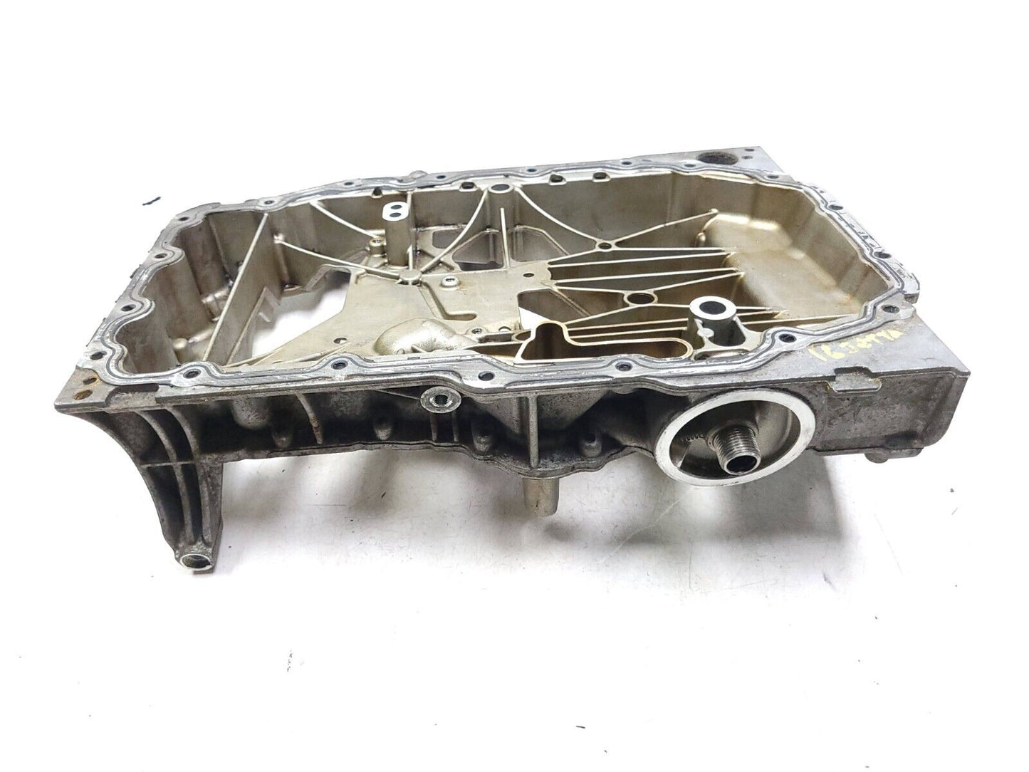 15 16 17 VW Jetta Engine Upper Oil Pan 1.4 Tsi Code: Czt OEM 30k 04e103603