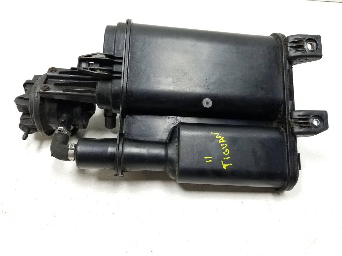 2009 - 2018 Volkswagen Tiguan Fuel Vapor Canister Charcoal 3c0906201a  OEM