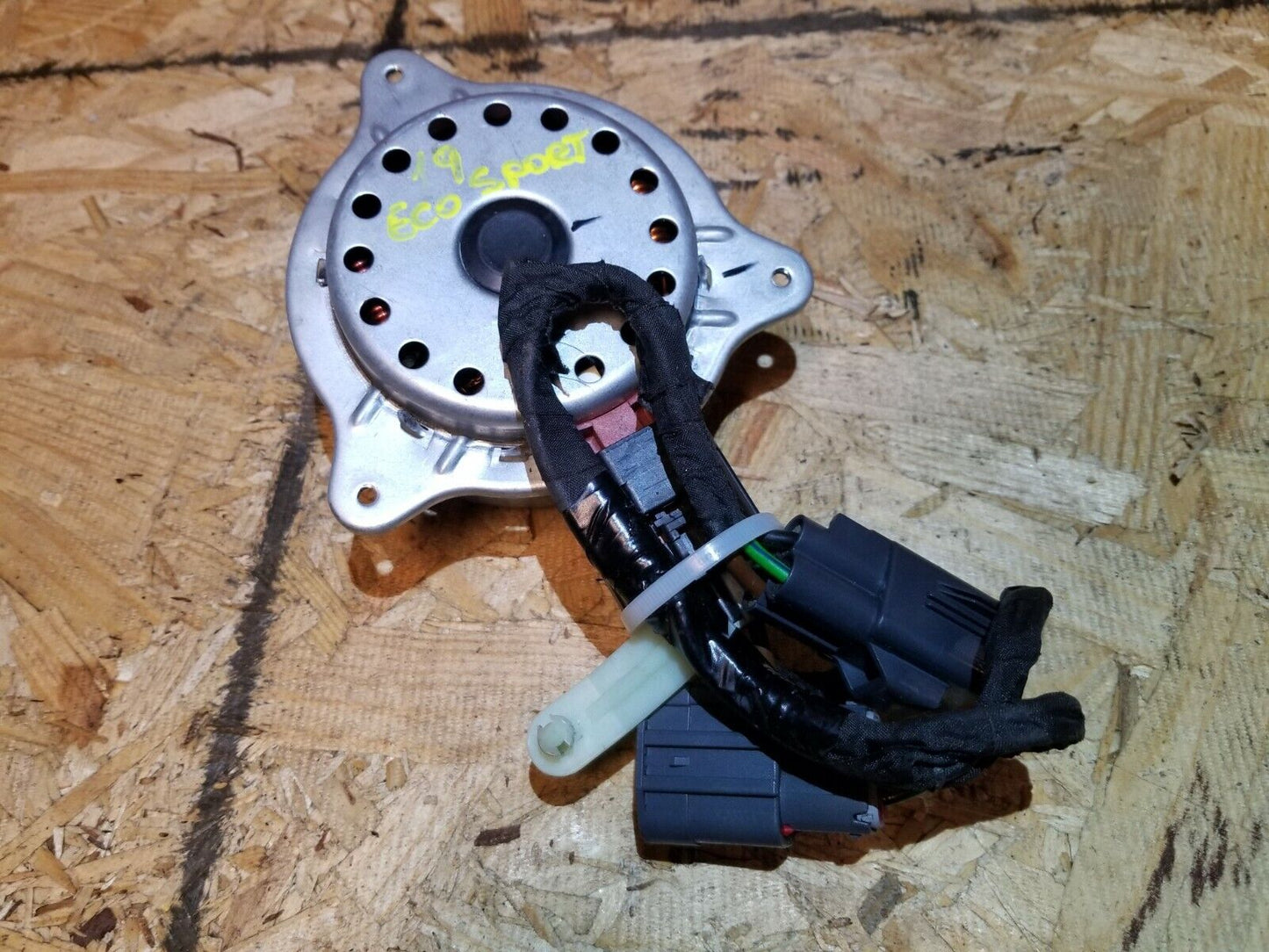 18 19 20 Ford Ecosport Cooling Fan Motor OEM 532 Miles