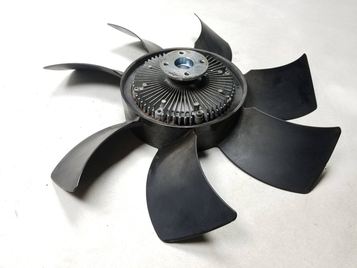 2006-2010 Nissan Armada Radiator Cooling Fan Clutch & Blade  5.6l OEM