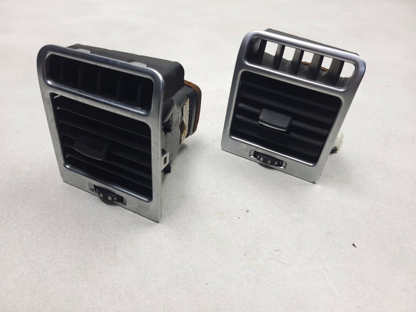 2006-2009 Range Rover Dash Side Air Vent Left & Right Pair OEM