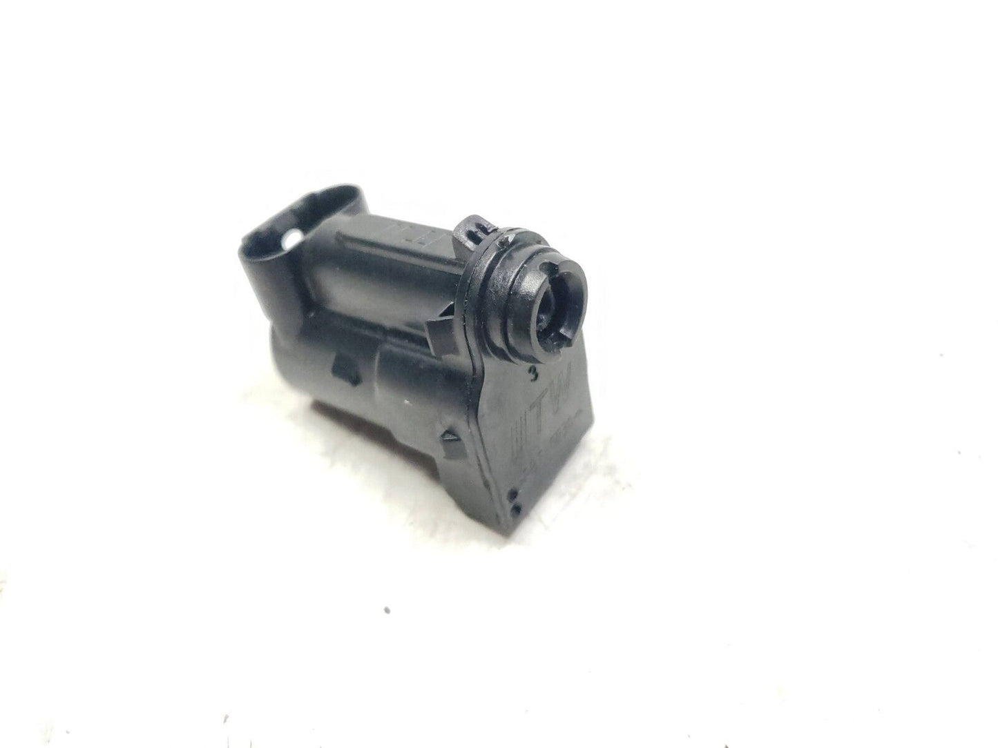 2019 - 2022 Chevrolet Blazer  Fuel Door Servo Actuator Motor OEM