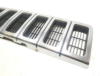 96 97 98 Jeep Grand Cherokee Front Grille 55055059 OEM