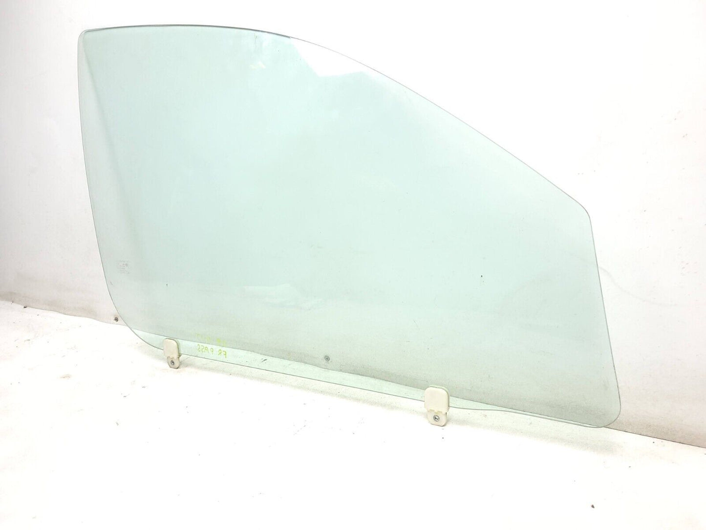 2007 - 2013 Mitsubishi Outlander Window Glass Front Passenger Side Right OEM