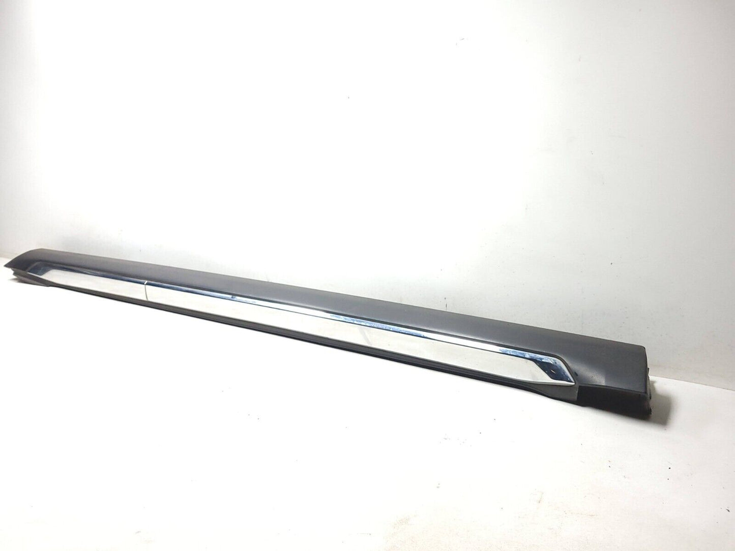 07-09 Mitsubishi Outlander Rocker Panel Skirt Molding Left & Right OEM