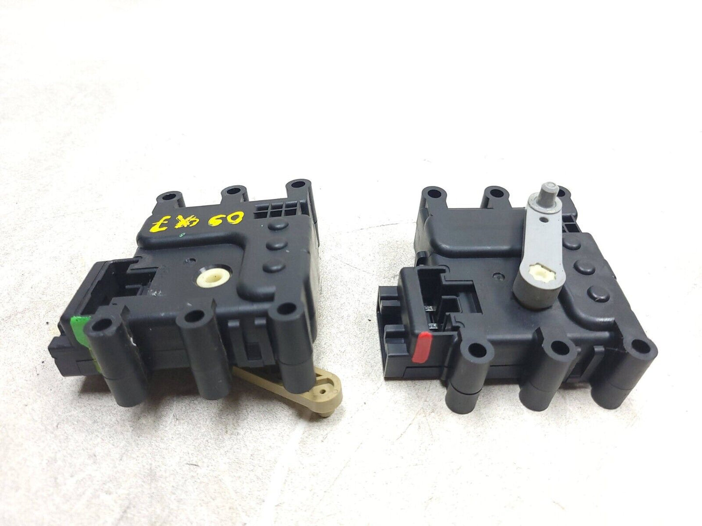 2007 - 2009 Mazda Cx-7 HVAC Flap Door Vent Actuator Motor 2pcs OEM