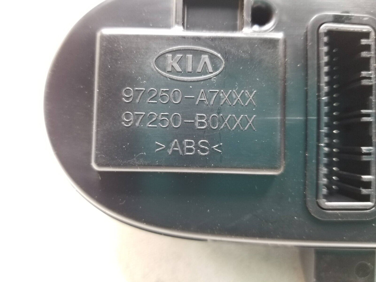 17 18 Kia Forte AC Heat Switch Climate Control Unit 97250-b0aa0 OEM 49k Miles