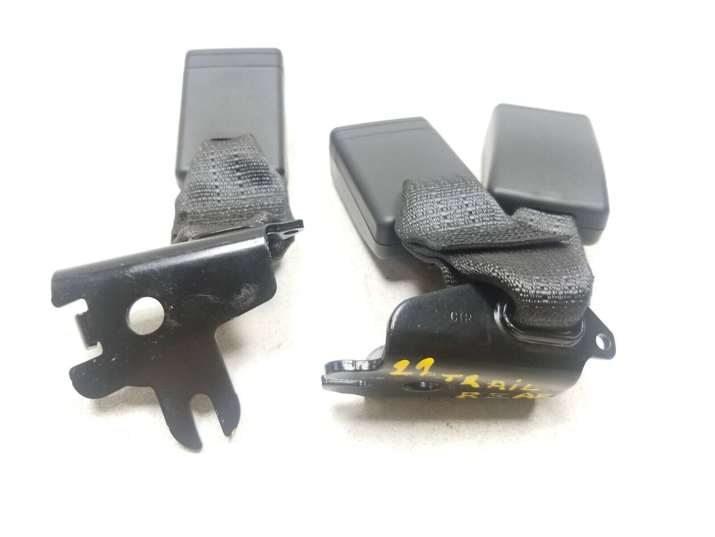 21-23 Chevrolet Trailblazer Seat Belt Buckle Latch Rear 3pcs OEM