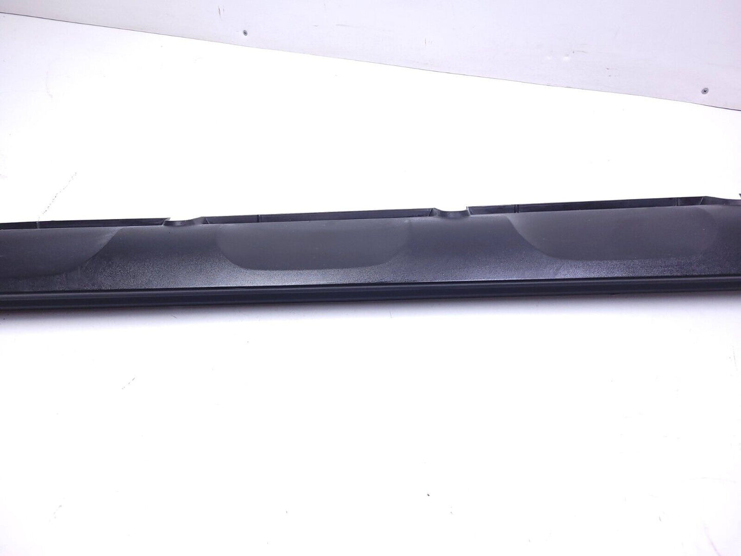 20 21 22 Hyundai Venue Rocker Panel Skirt Molding Passenger Side Right OEM