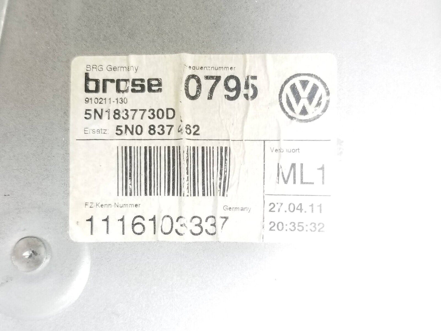 09 - 18 Volkswagen Tiguan Door Window Motor Regulator Front Passenger Right OEM