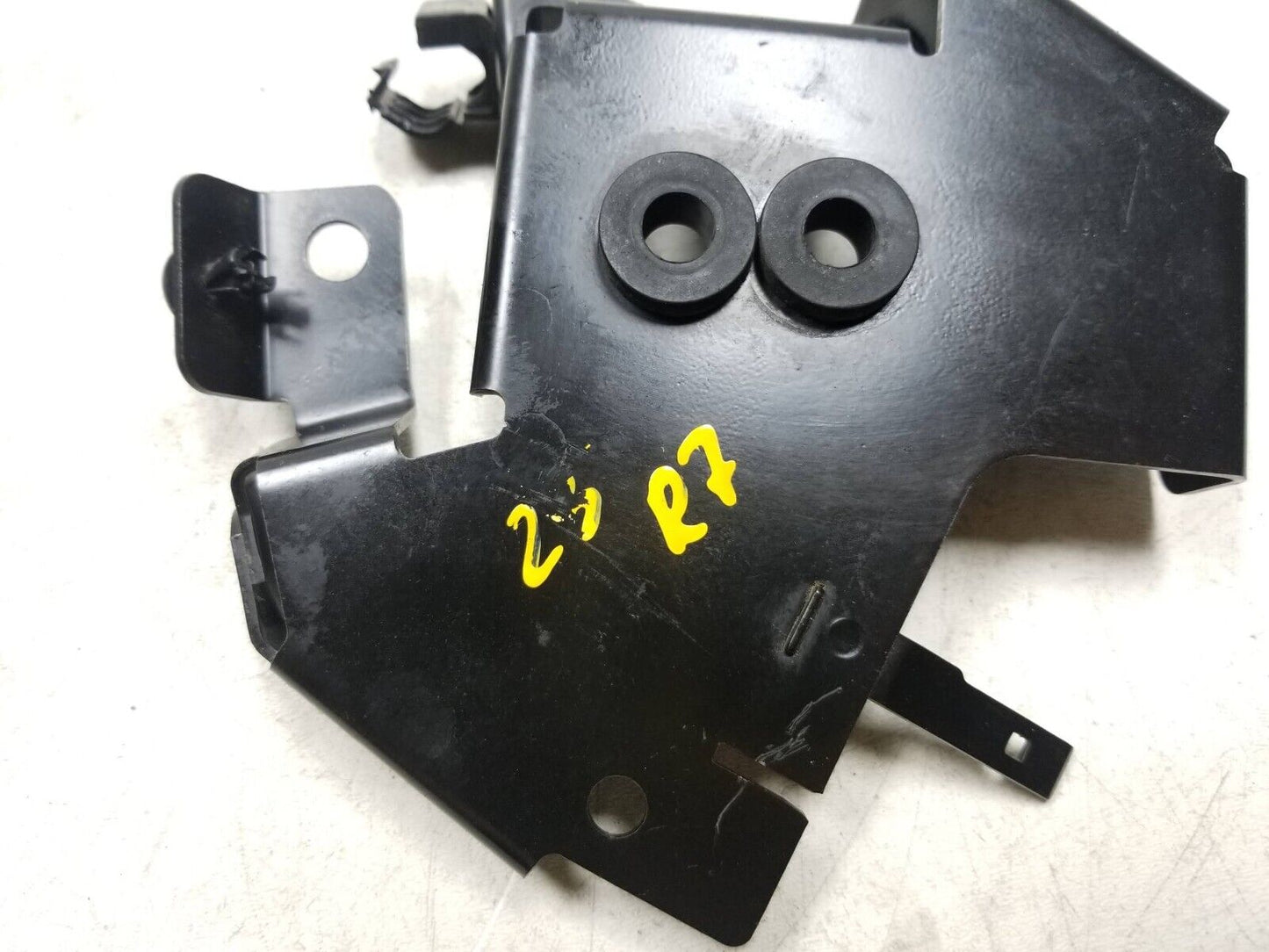 2022 - 2024 Yamaha Yzf-r7 Yzfr7 Voltage Regulator Mounting Bracket  OEM