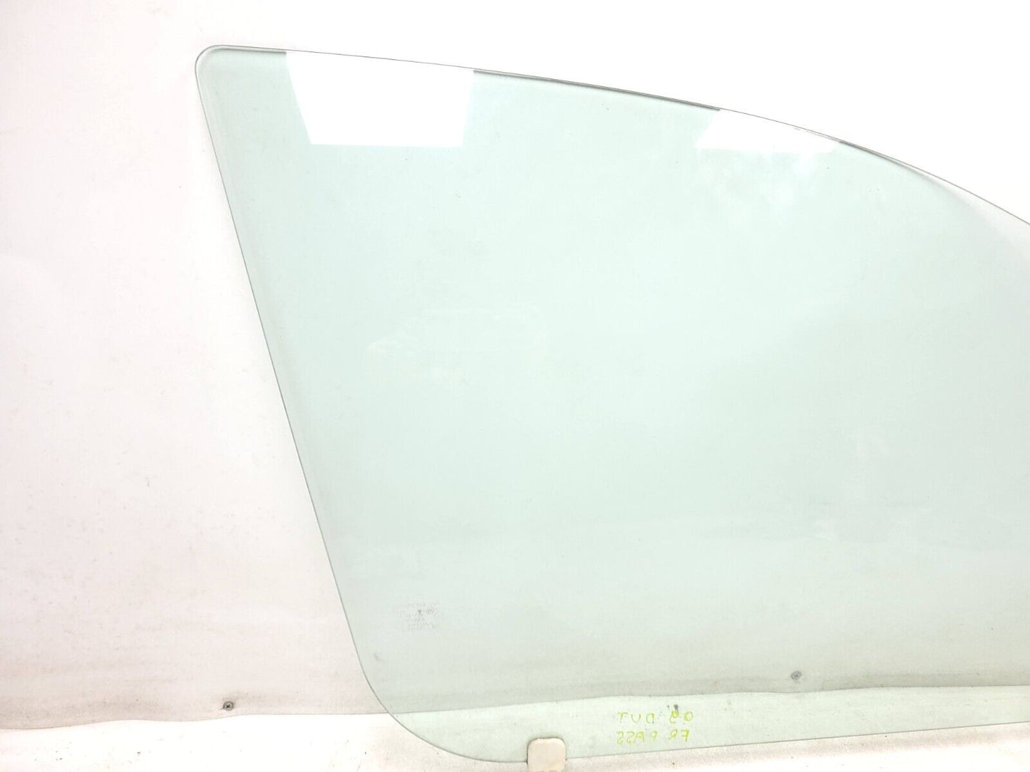 2007 - 2013 Mitsubishi Outlander Window Glass Front Passenger Side Right OEM