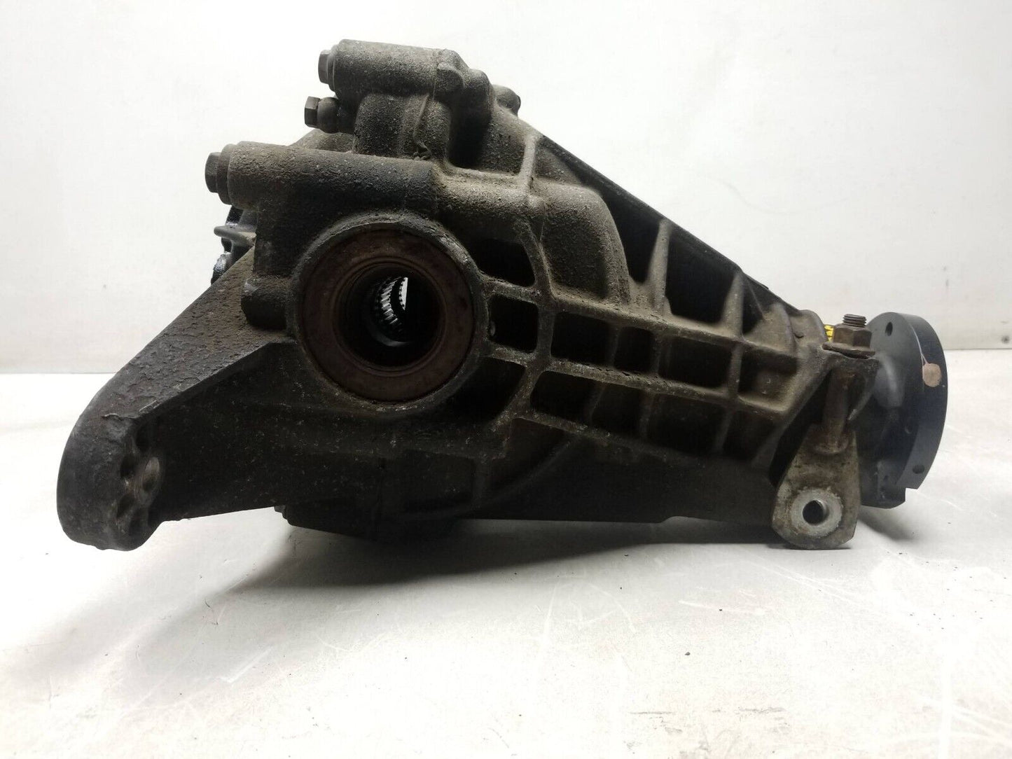 1998 - 2005 Mercedes Ml320 Rear Differential Carrier 3.70 Ratio OEM