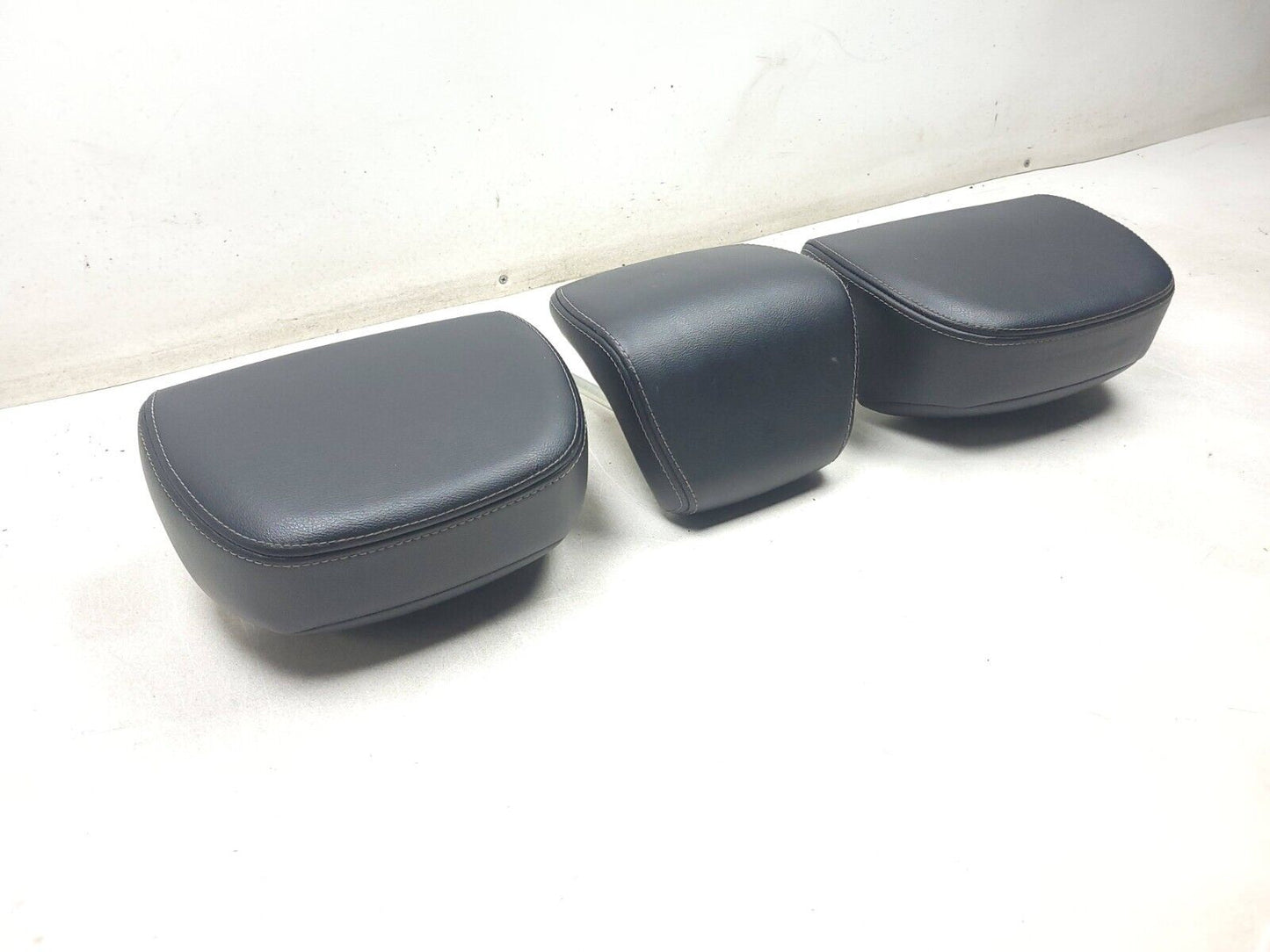 2007 - 2013 Mitsubishi Outlander Seat Headrest Rear 2nd Row 3pcs OEM