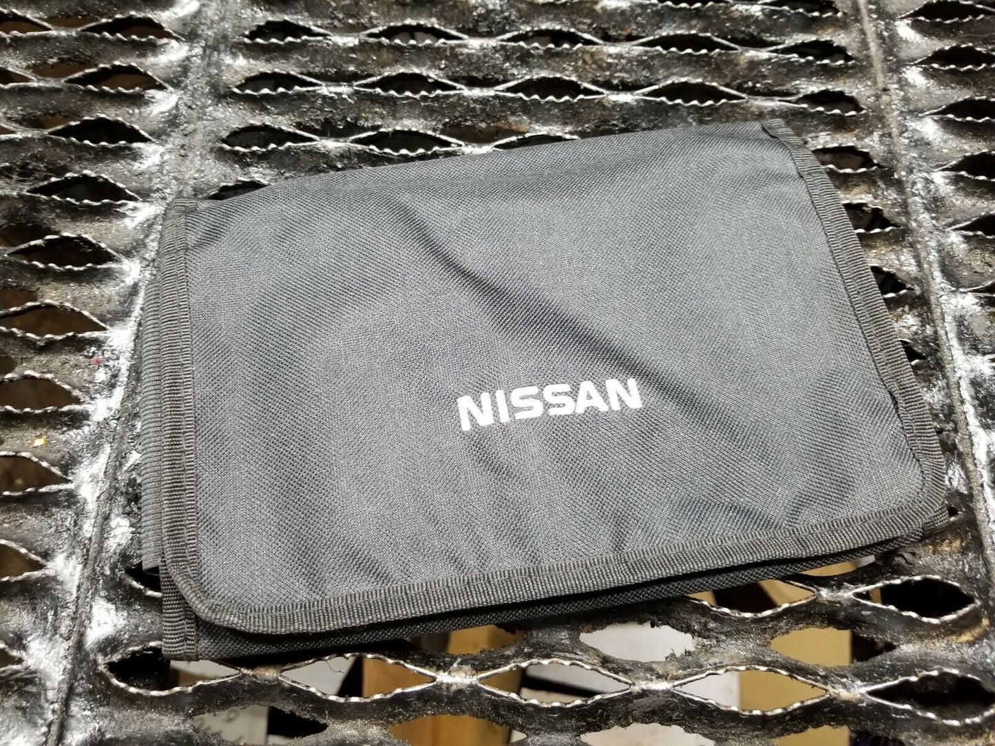 16 17 18 Nissan Sentra Owner Manual W/ Case OEM