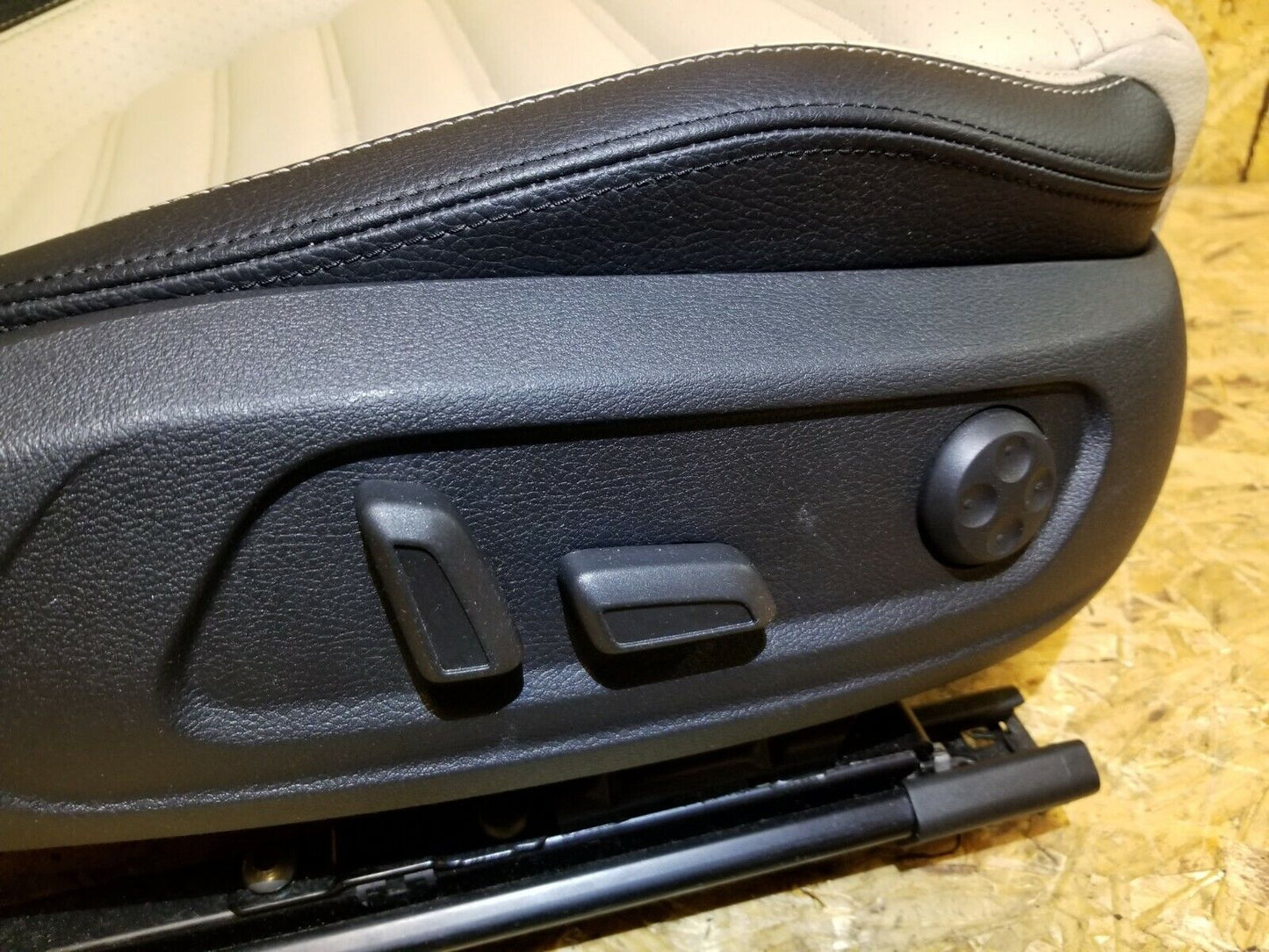 2013 - 2017 Volkswagen Cc Front Seat Right Passenger OEM