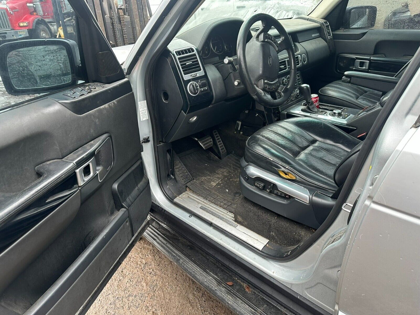 2006-2009 Range Rover Front Door Molding & Weatherstrip Seal Passenger Right OEM