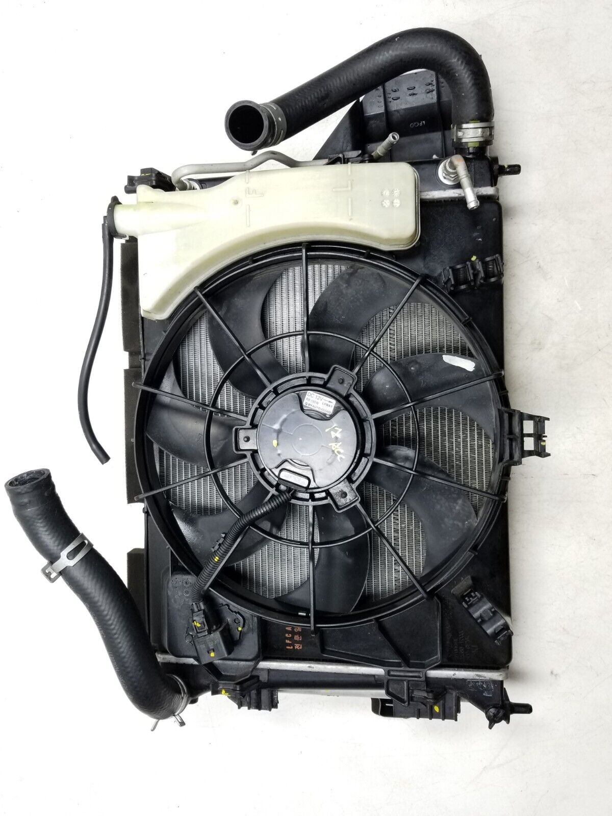 15 - 17 Hyundai Accent Radiator Cooling Evaporator Cooling Fan & Shroud OEM