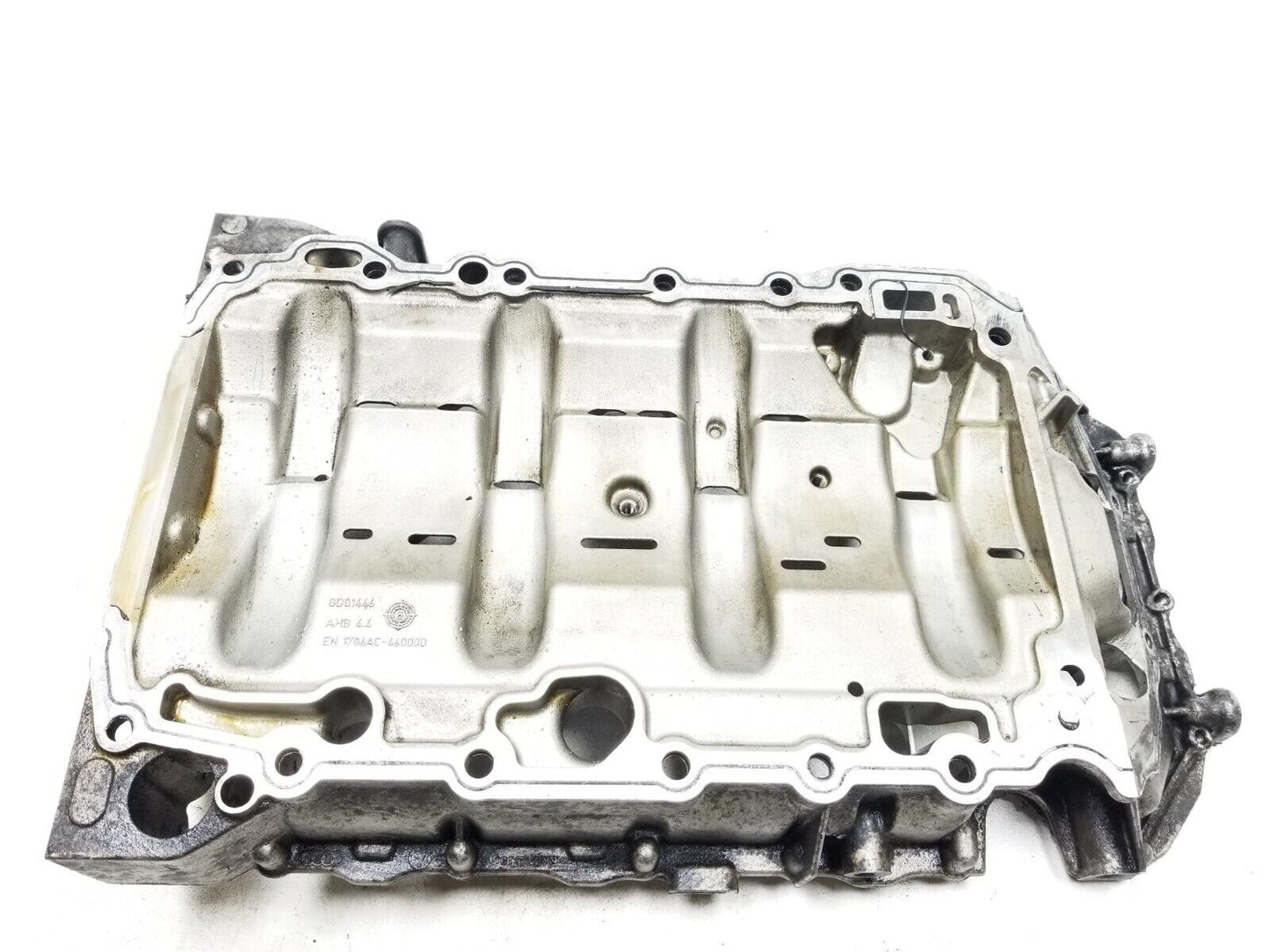 2009 - 2017 Volkswagen Tiguan Engine Upper Oil Pan 2.0l OEM