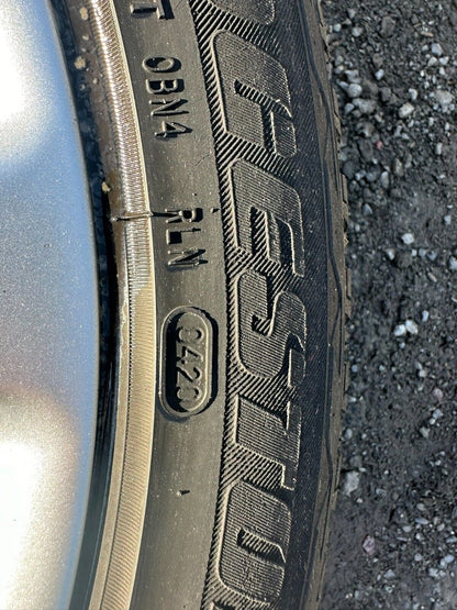 06-12 Range Rover Wheel W/ Tire Bridgestone 255/50r20 8.8/32" OEM